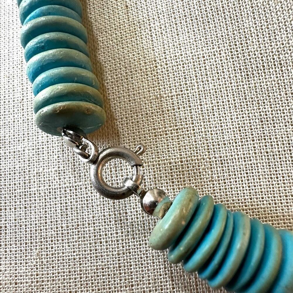 Teal wood vintage beaded long necklace - Picture 3 of 5